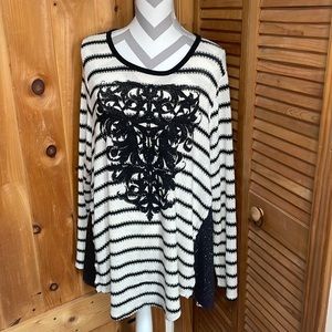 Vocal 3X black and white sweater
